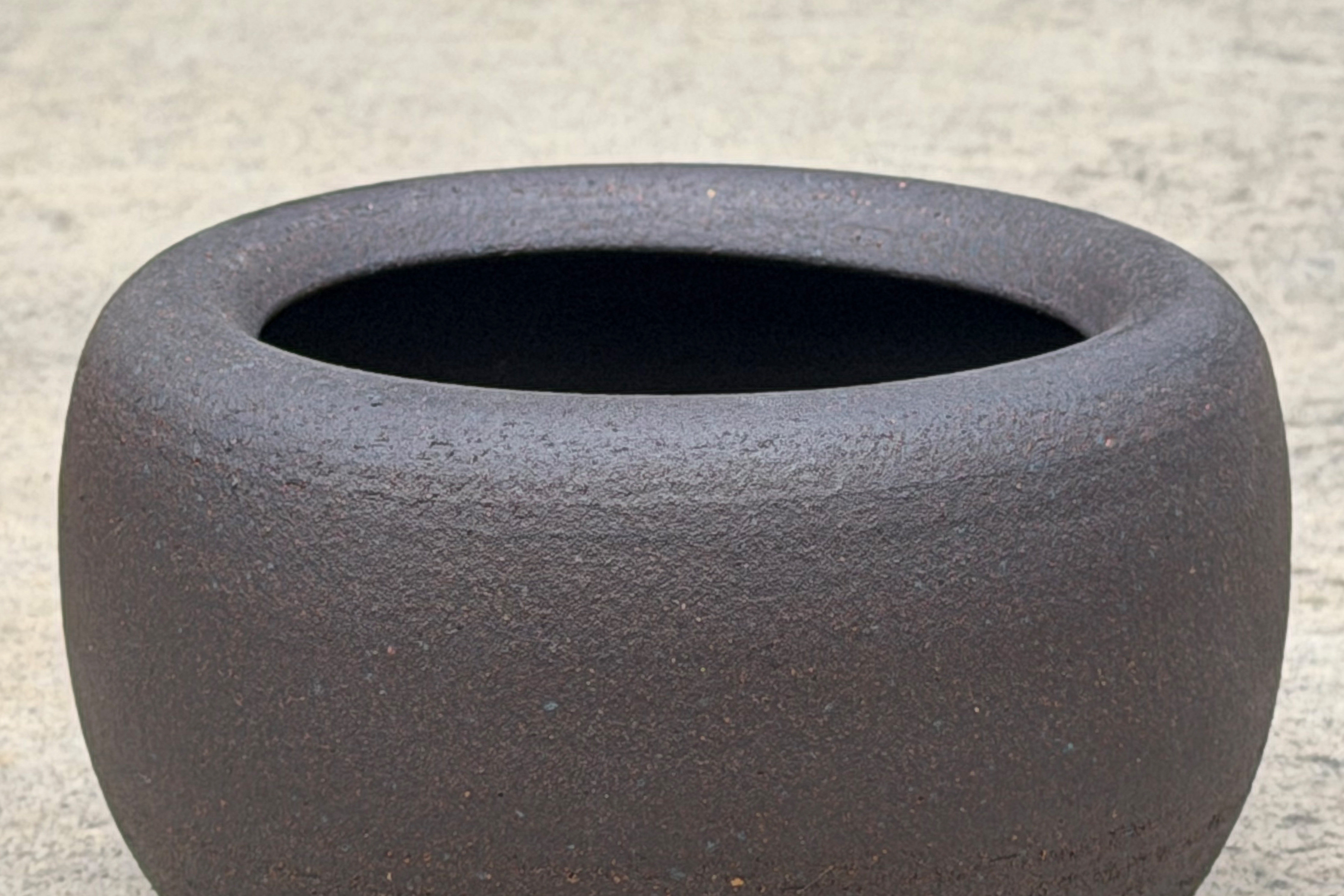 Black clay body
